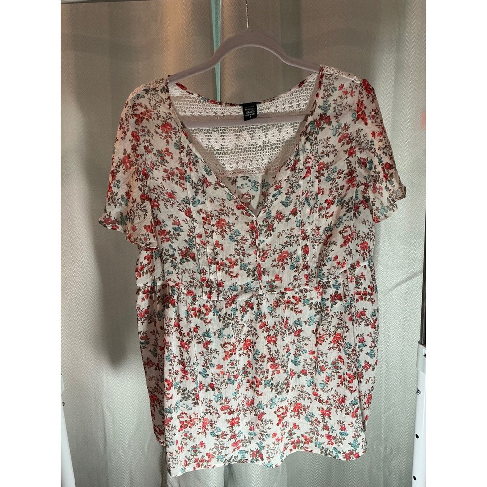 Torrid Floral Print Crochet Trim V Neck Blouse Plus Size